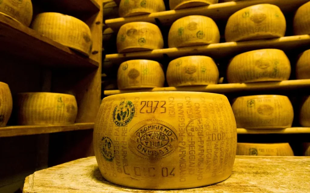 Italienska ostar och ostkultur: en smakresa genom Italiens regioner och historia